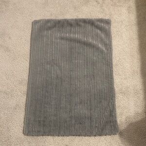 Room Essentials Textured Fur King Size Pillowcase-NWOT